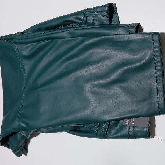 TORRID Women's  Green Faux Leather Perfect Skinny High Rise  Pants - 24 Tall - Picture 5 of 11